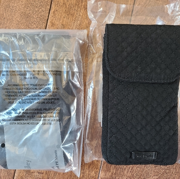 Vera Bradley Carson Cellphone Crossbody - Picture 3 of 4